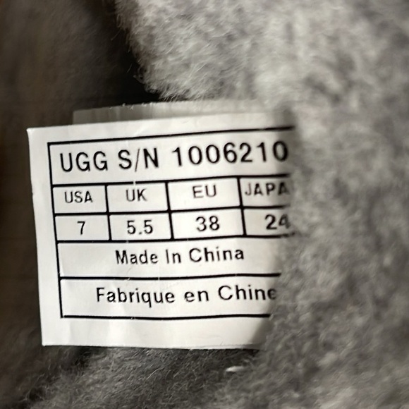 UGG AUSTRALIA Women’s I HEART UGG Low Cut Boot Grey/Yellow Hearts US Size 7 - Picture 5 of 7